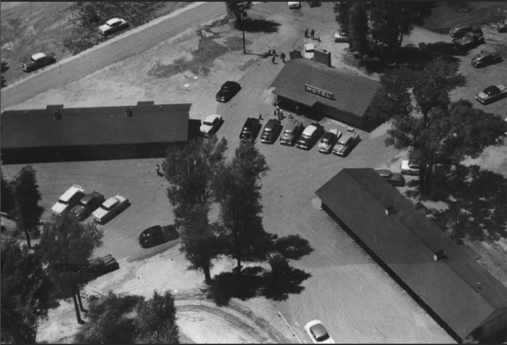 Aerial view photo of Island Acres Resort motel in it's earliest days.